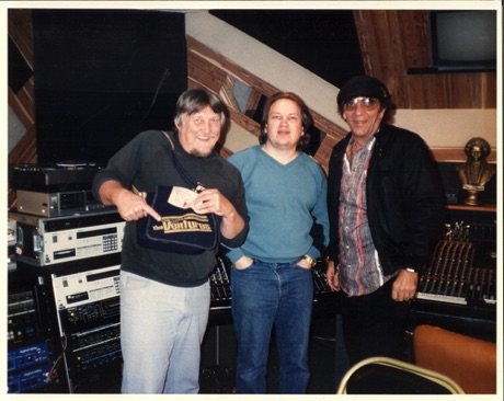 In the studio with
THE VENTURES